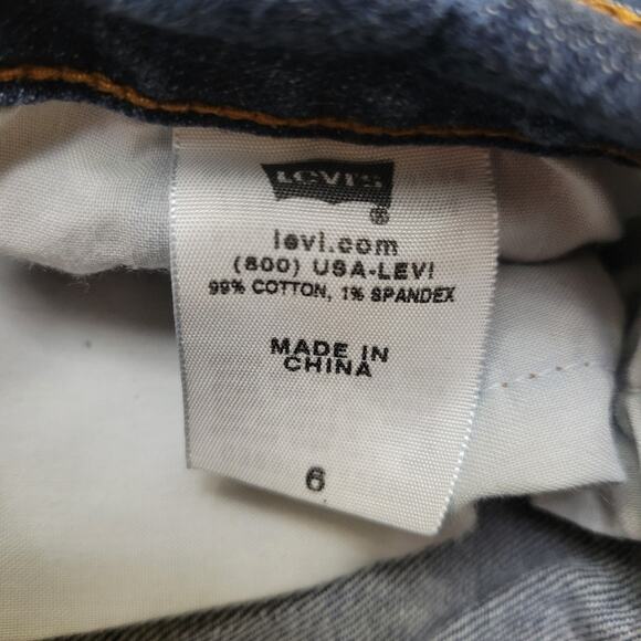 Levi Womens 515 Bermuda Blue Denim Jean Shorts Size 6 Cuffed Hem - Picture 8 of 11